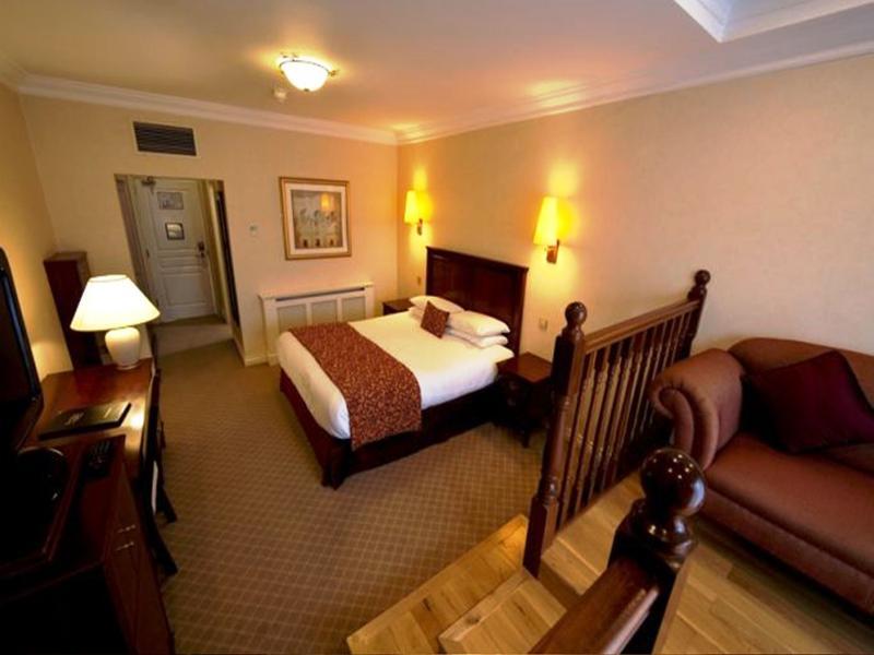 Court Yard Hotel Leixlip ภายนอก รูปภาพ