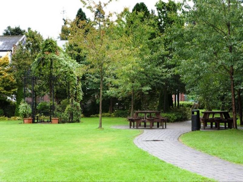 Court Yard Hotel Leixlip ภายนอก รูปภาพ