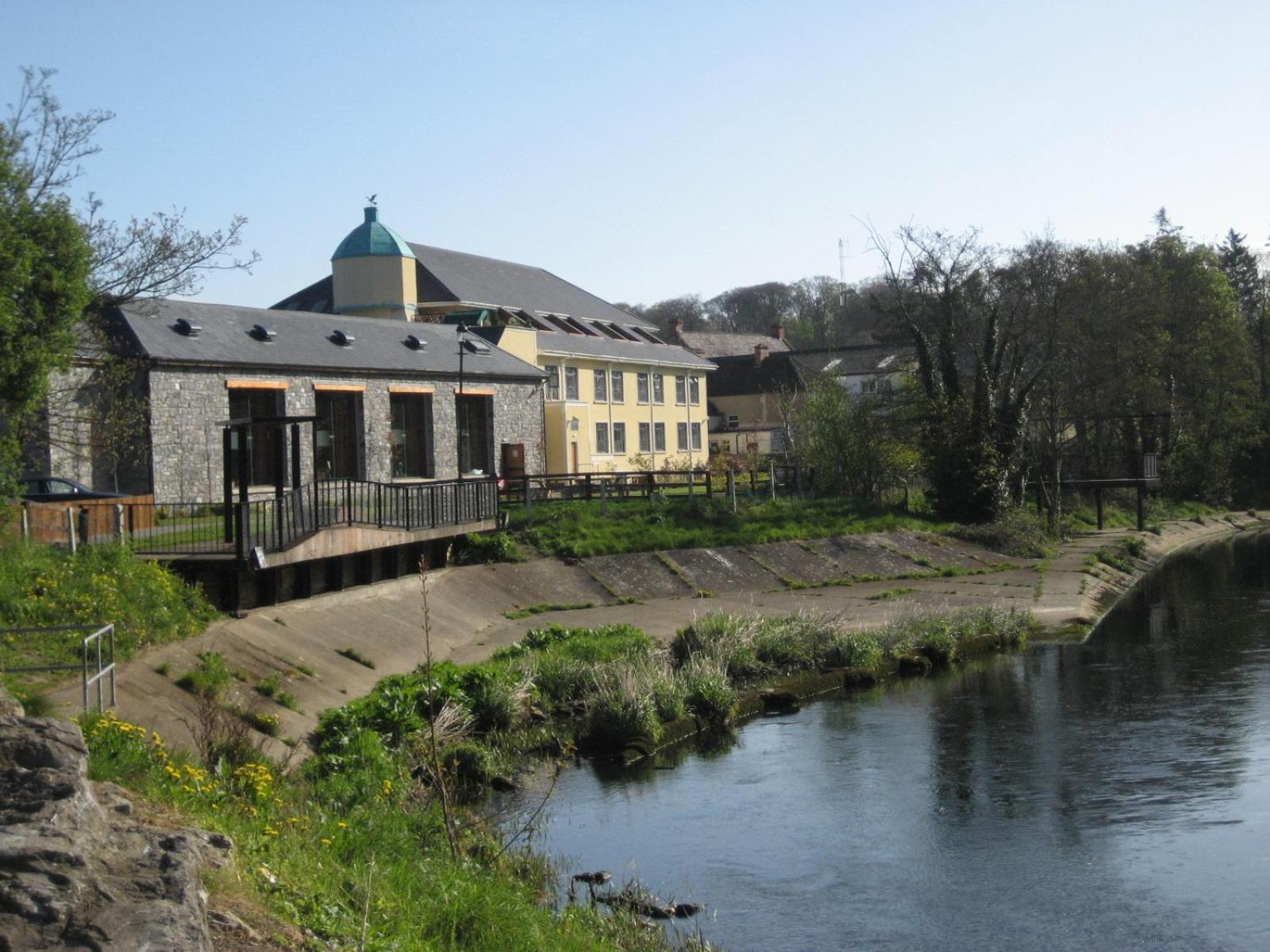Court Yard Hotel Leixlip ภายนอก รูปภาพ