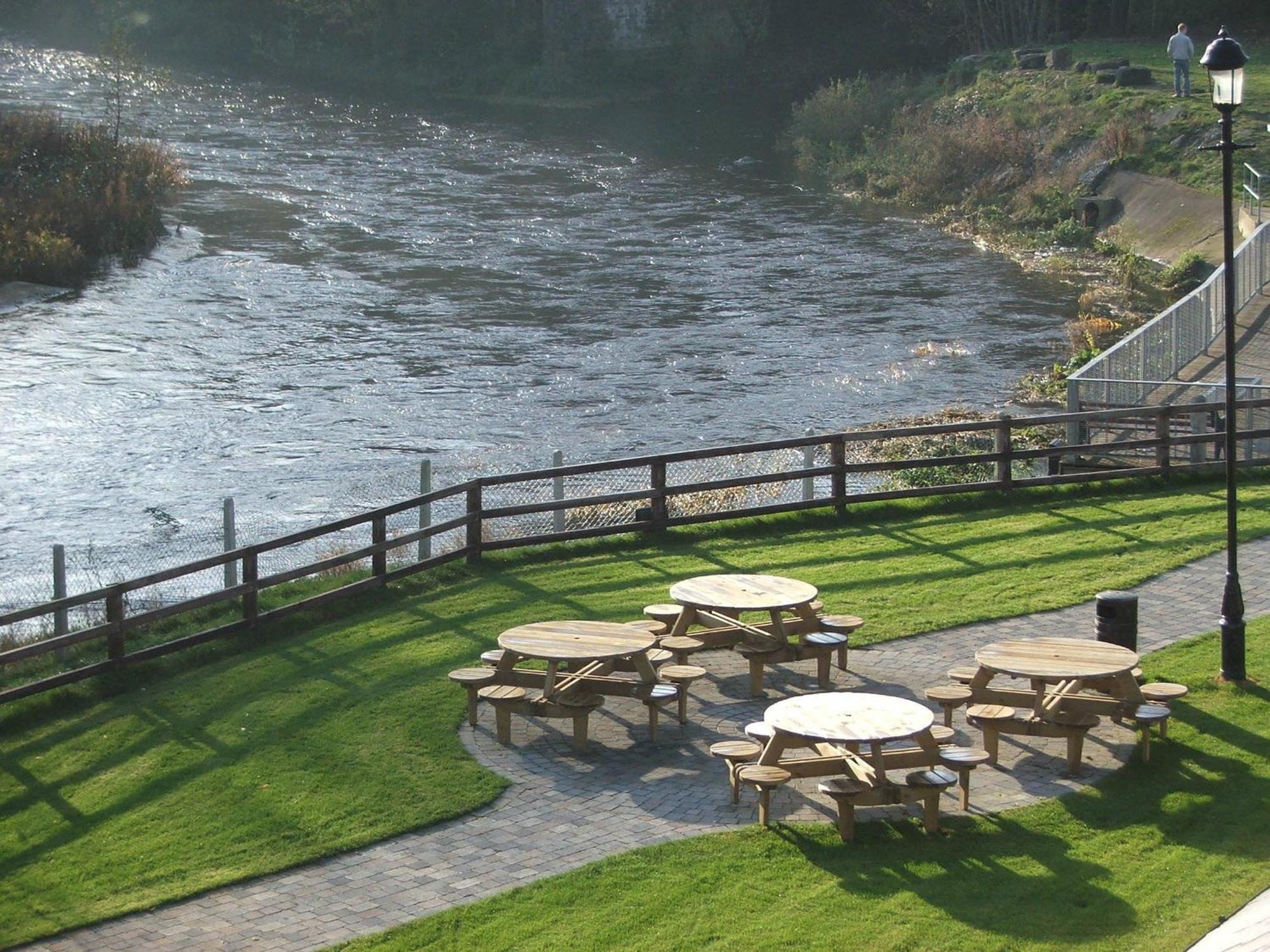 Court Yard Hotel Leixlip ภายนอก รูปภาพ