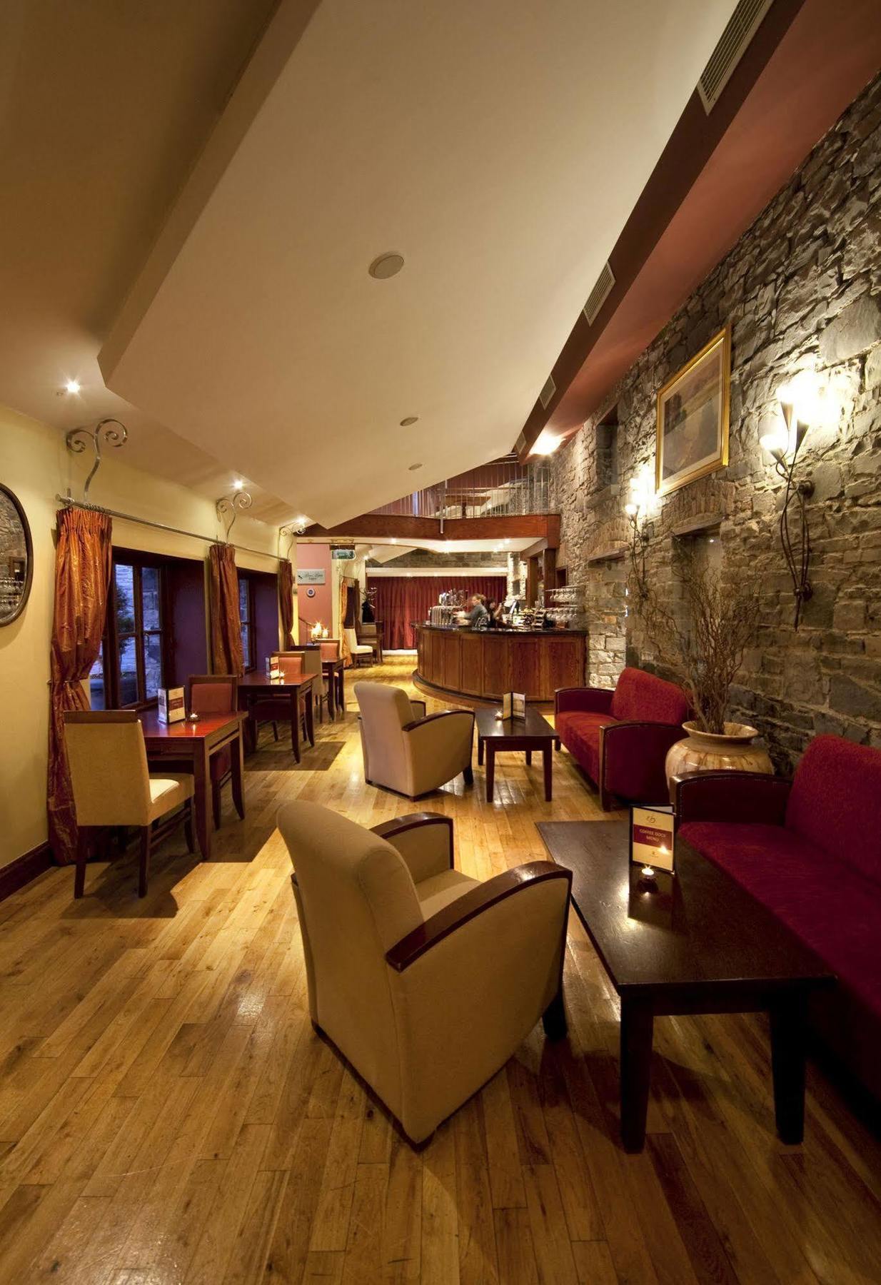 Court Yard Hotel Leixlip ภายนอก รูปภาพ